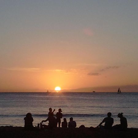 Aloha Suites Waikiki โฮโนลูลู ภายนอก รูปภาพ