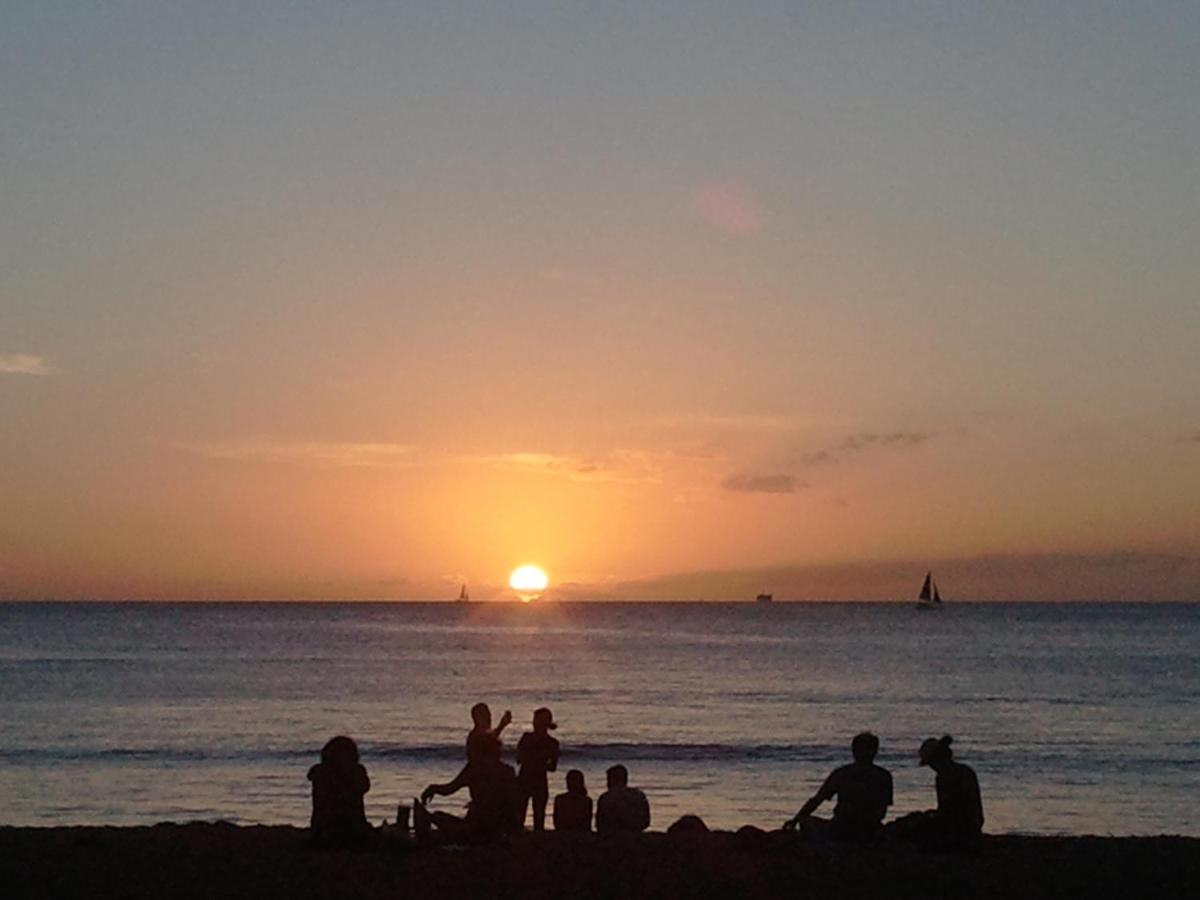Aloha Suites Waikiki โฮโนลูลู ภายนอก รูปภาพ